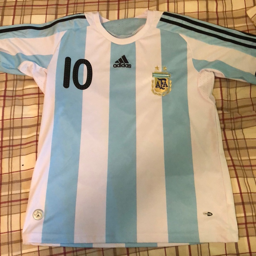Argentina home Messi jersey